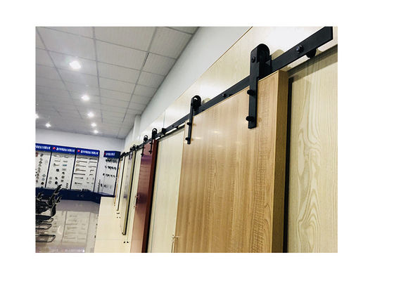 JNK 2 1/4&quot; Barn Gate Hardware Interior Barn Door Hardware Handle Dan Kunci Dengan Track 2m Datar