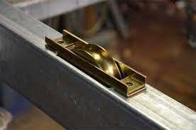 Roda Gerbang Geser Seng Putih / Kuning 2 &quot;Besi V Y U Groove